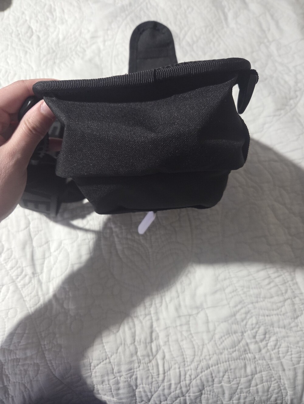 Wolfpak 4L Sling Bag - Picture 5 of 9
